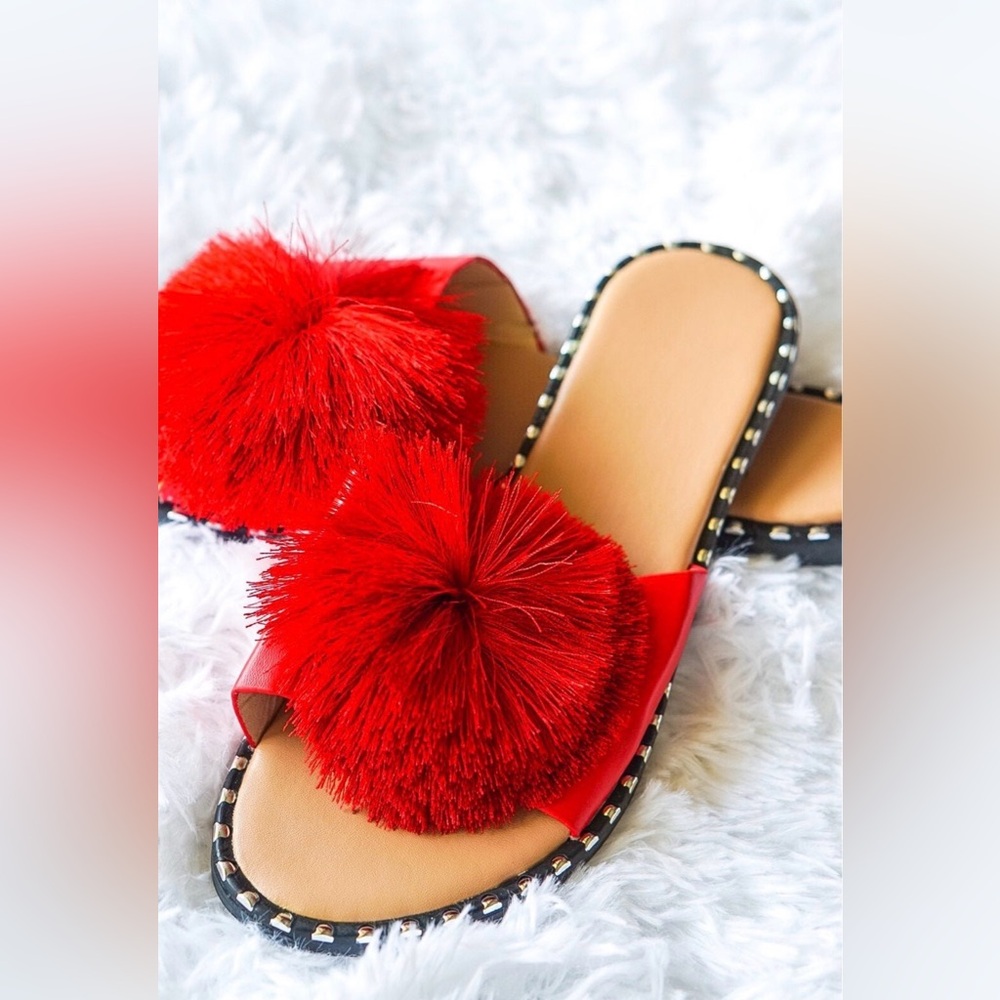 Women’s Red Pom-Pom Slide Sandals Size 7 Brand New